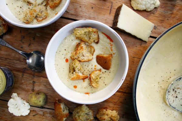 Cauliflower Cheese Soup with Cheesy Garlic Croutons