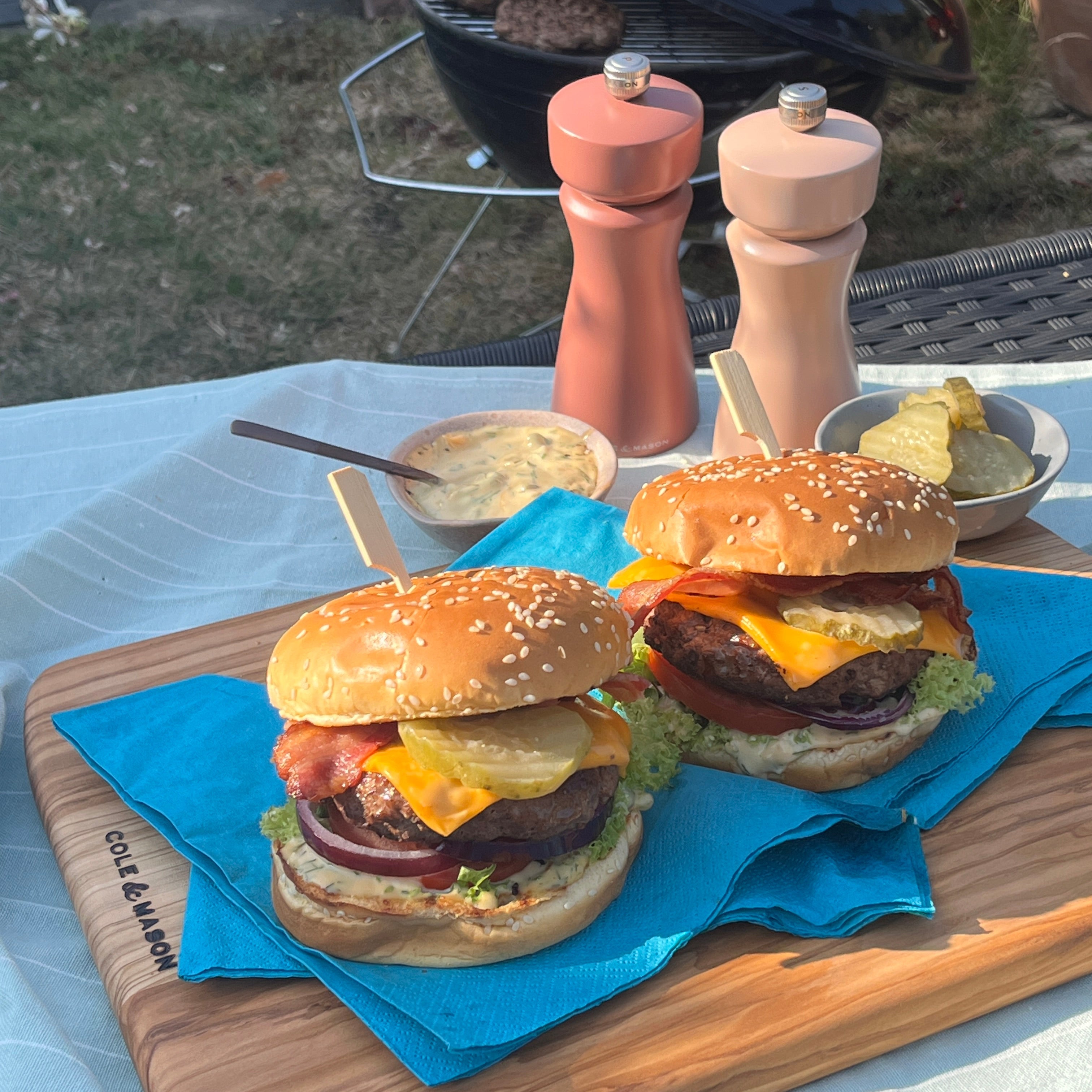 Classic Homemade Cheeseburgers